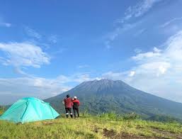 Keindahan Alam Bukit Cemara di Karangasem