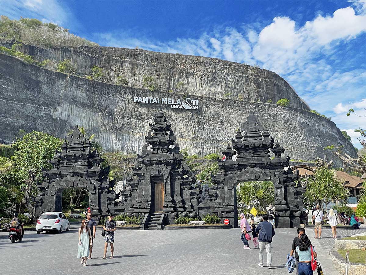  Pantai Melasti, Bali