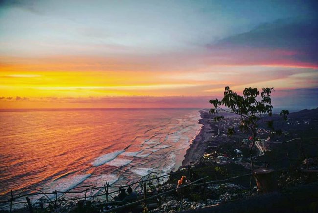 Temukan Keindahan Tersembunyi di Pantai Soka