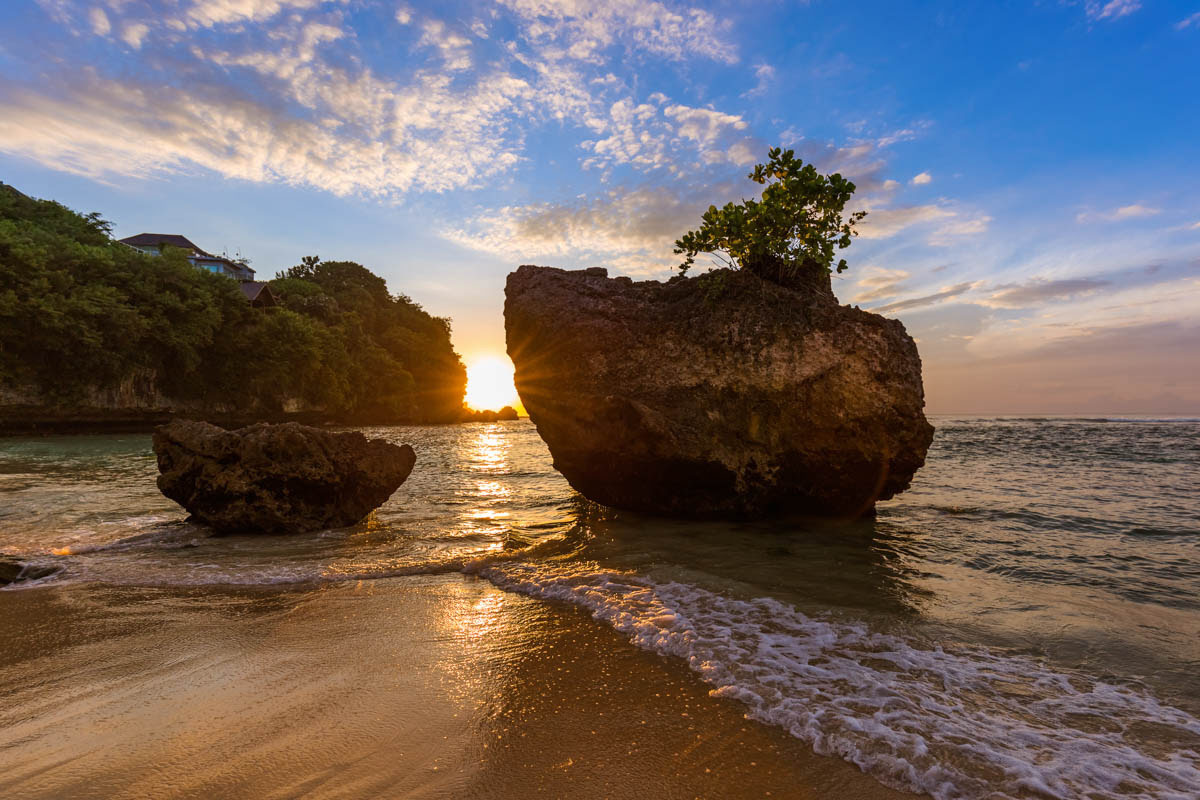 Petualangan Seru di Pantai Padang Padang