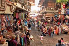 Ubud Art Market Kembali Ramai, Wisatawan Antusias Jelajahi Karya Seni Lokal