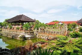 Menjelajahi Sejarah dan Budaya Bali di Taman Kertha Gosa: Warisan Budaya yang Memukau