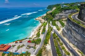 Memukau dengan Keindahan Alam: Menjelajahi Keunikan Melasti Beach